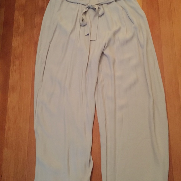 Yumi elegant blush crepe palazzo pants - Picture 4 of 4